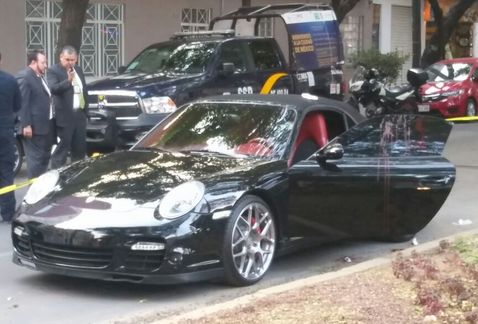 Vinculan a proceso a hombre que hirió a conductor de un Porsche en la Del Valle - porsche