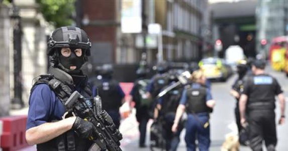 Detienen a 12 por presuntos vínculos con el atentado en Londres