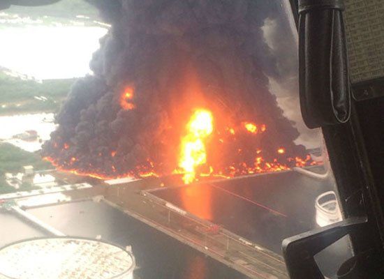 Se reactiva incendio en refinería de Oaxaca
