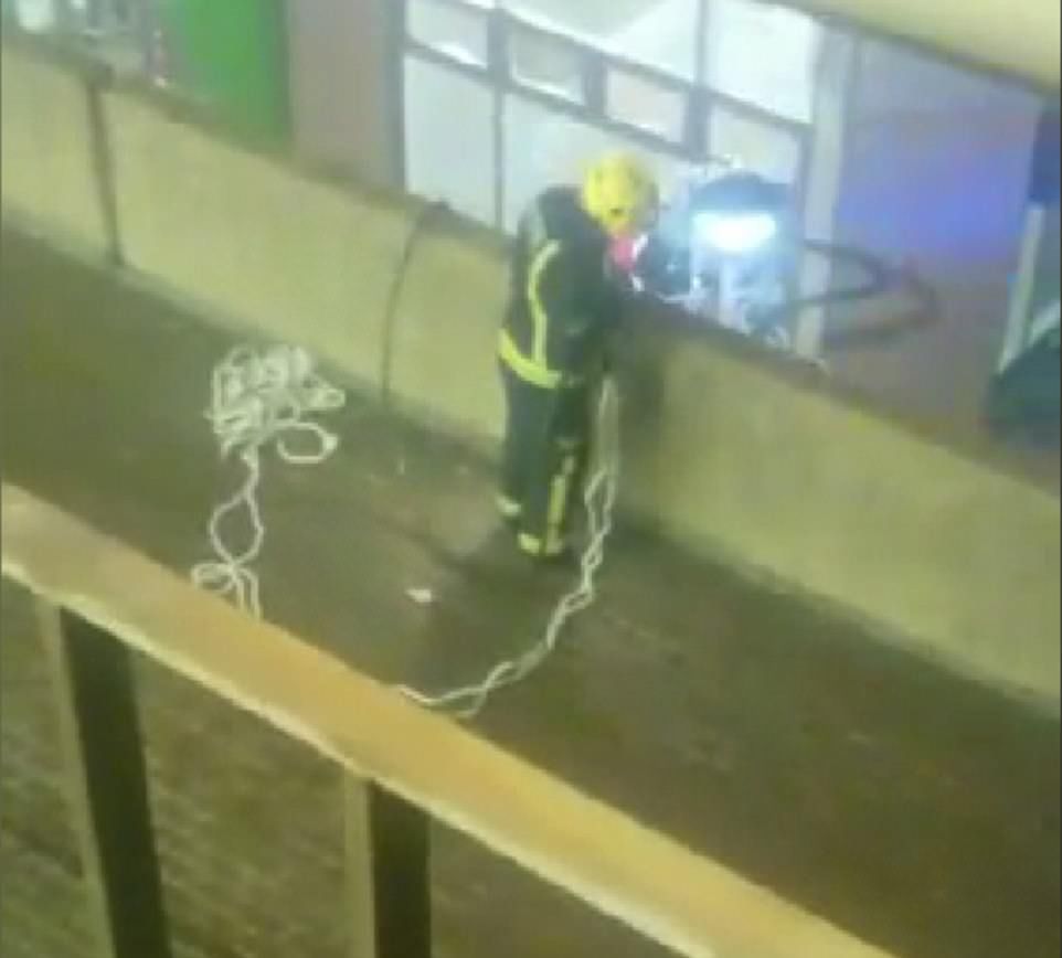 Incendio consume edificio en Londres - rescate-en-londres