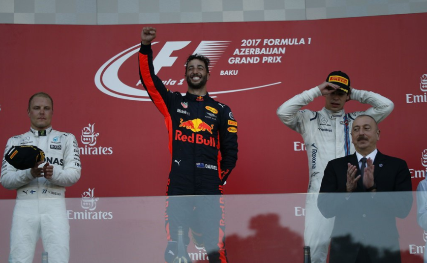 Daniel Ricciardo gana un accidentado Gran Premio de Azerbaiyán - ricciardo