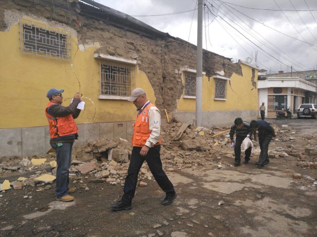 Sismo de 6.9 grados deja dos muertos en Guatemala - sismo-guatemala1-1024x768