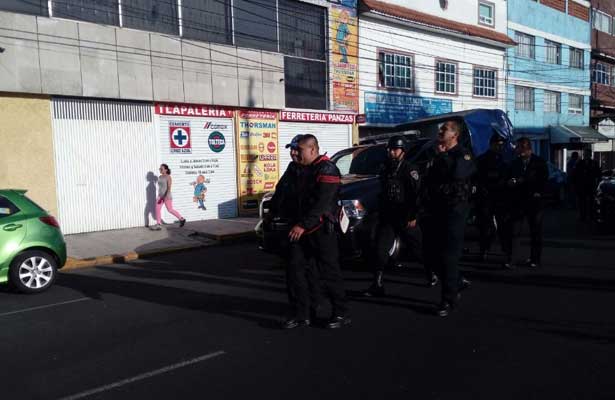 Detienen a hombre que se atrincheró en clínica de Taxqueña Detienen a hombre que se atrincheró en clínica de Taxqueña