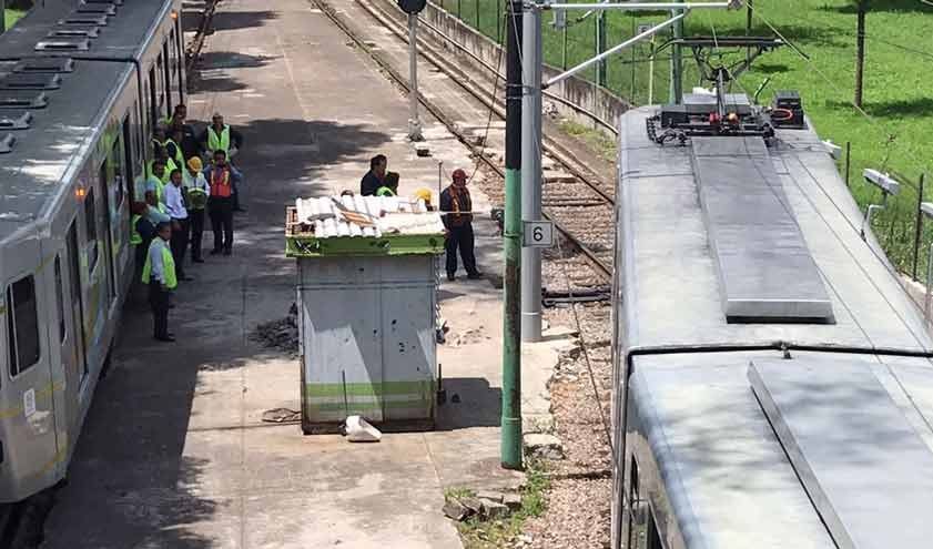 Descarrilla Tren Ligero a la altura del Estadio Azteca