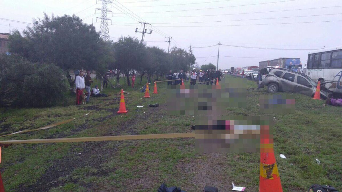 Accidente en Circuito Exterior Mexiquense deja seis muertos en Tultepec - tultepec-4