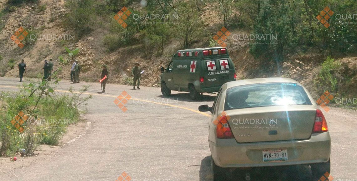 Vuelca vehículo militar en Oaxaca - vsedena_2