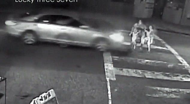 #Video Conductor arrolla a familia en Oakland