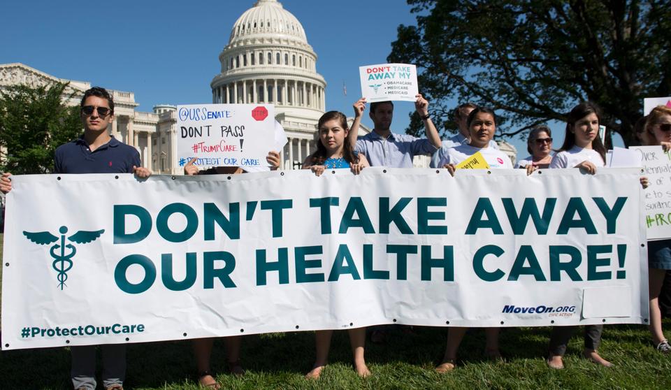 'Dejemos que el ObamaCare falle': Trump tras fracaso en Reforma de Salud - AFP_QP2CF_20170717202122-kCuC-U4241953795581vC-992x558@LaVanguardia-Web