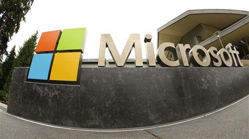 Trump llevará a Microsoft a la Suprema Corte por acceso a correos electrónicos - AP677491358511