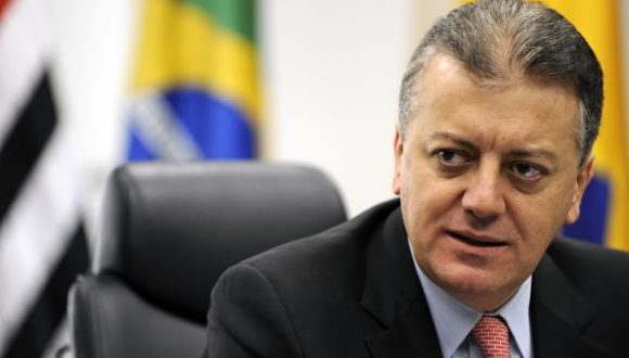 Detienen a exdirector de Petrobras por corrupción - Aldemir-Bendine-petrobras1-e1501180537299