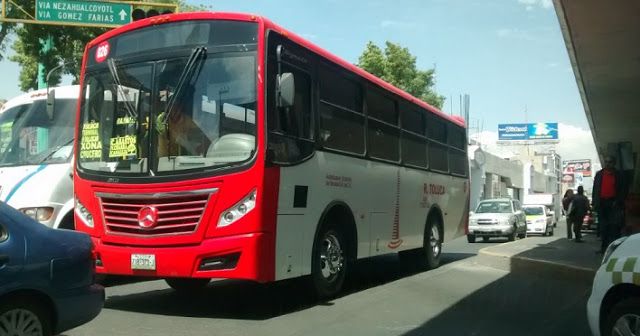 Detienen a tres por robo de transporte público en Toluca