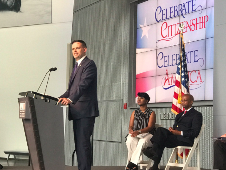 Cerca de 15 mil migrantes juramentarán ciudadanía de EE.UU. el 4 de julio - Captura-de-pantalla-2017-07-03-a-las-15.53.21