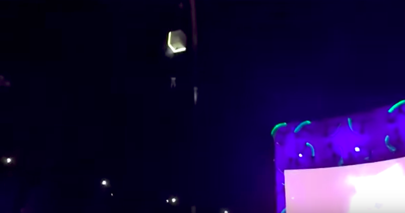 Video: acróbata muere al caer en festival de música en Madrid