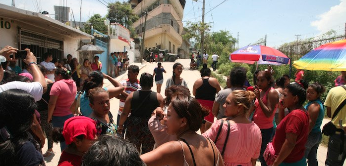 Familiares visitan a internos en penal de Acapulco tras riña