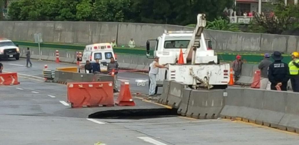 Cierran circulación en ambos sentidos de Paso Express