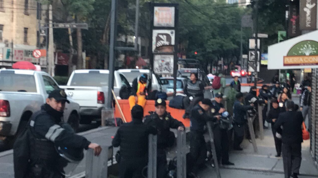 Retiran puestos ambulantes en inmediaciones del Metro Chilpancingo