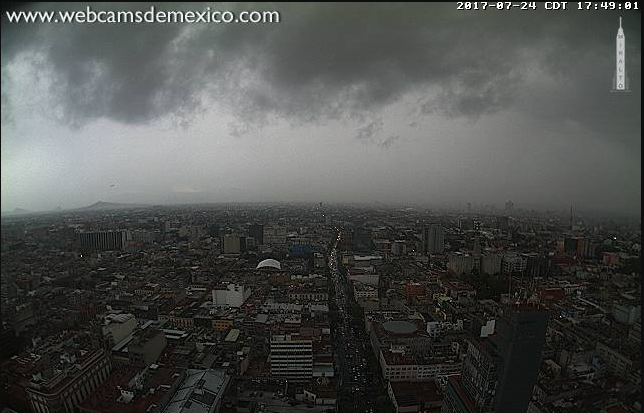 Lluvia con actividad eléctrica afecta a la Ciudad de México