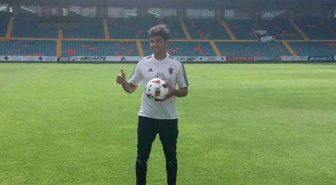 Otro futbolista mexicano llega a Europa