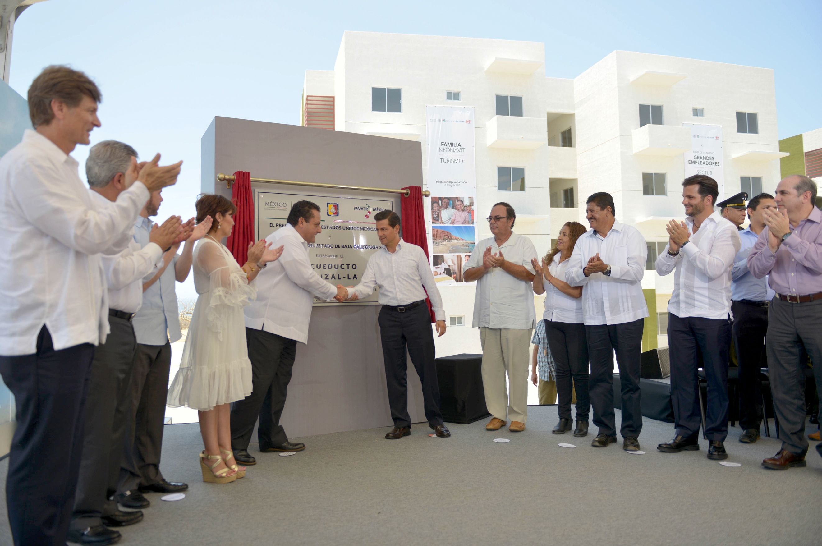 México vive un momento complejo y difícil: Peña Nieto - EPN-Infonavit-Baja-California-3