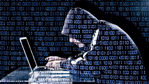 Hackean datos de 400 mil cuentas de Unicredit en Italia - Hacker-foto-de-Internet
