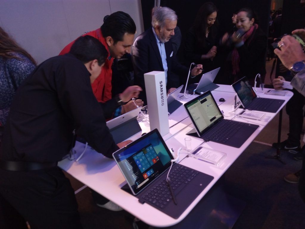 Samsung presenta en México su computadora 2 en 1 'Galaxy Book' - IMG_20170724_110554-1024x768