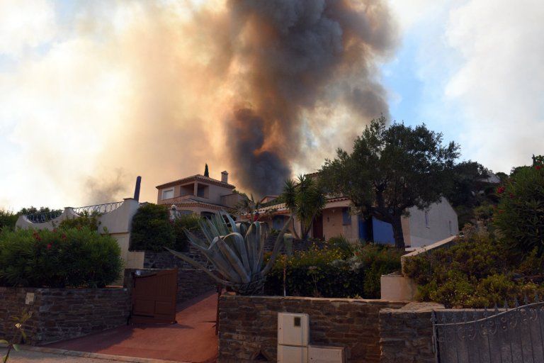 Controlan incendios forestales en Francia - Incendios-en-FranciaABACA