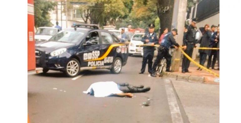 Muere motociclista en la Del Valle tras ser arrollado - Motociclista-moto-conductor-arrollado1-770x392