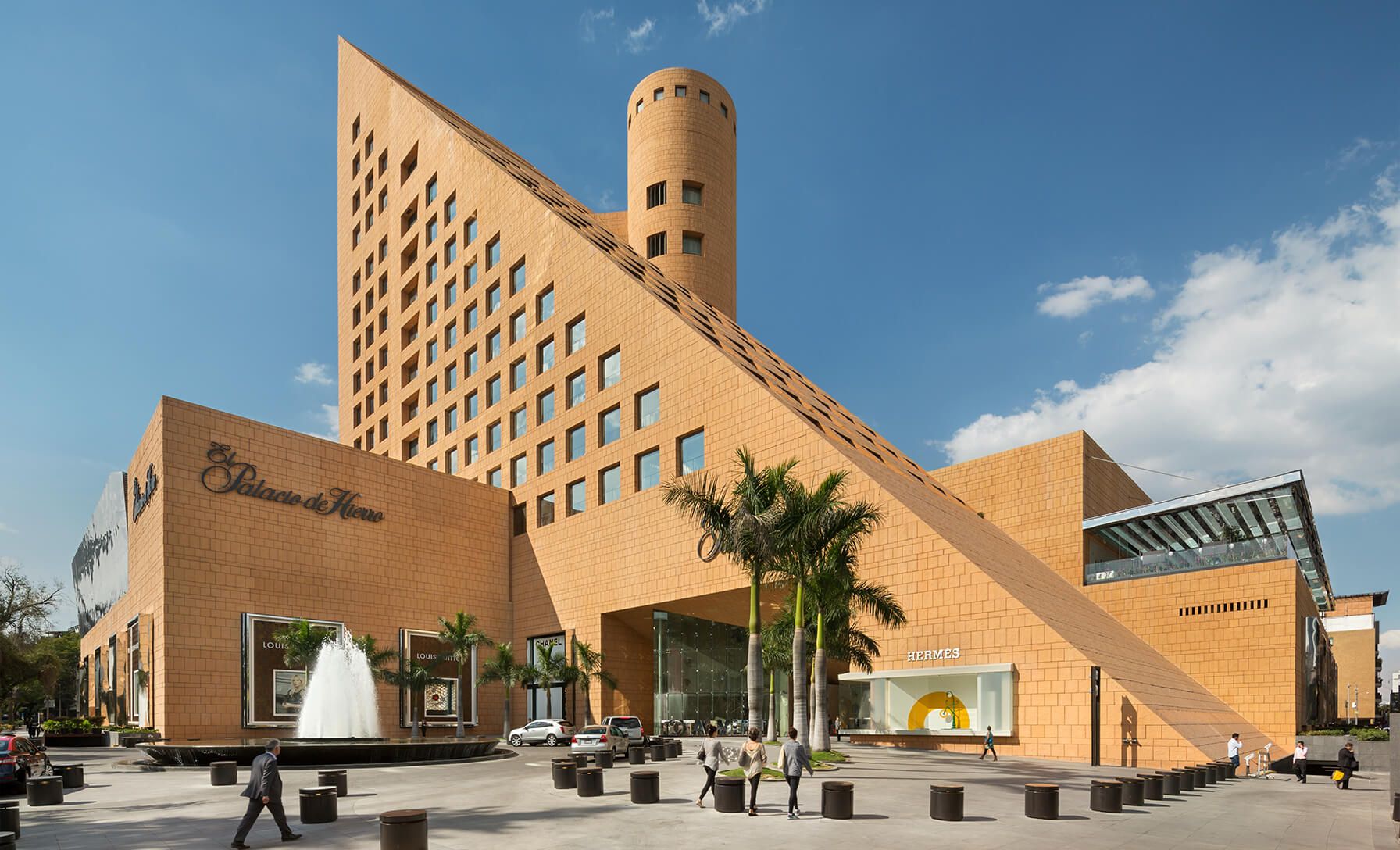 Detienen a hombre por robo de juguetes en Palacio de Hierro de Polanco