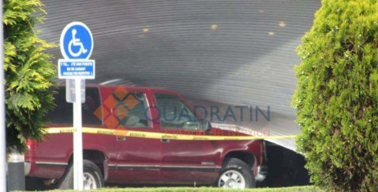 Estrellan camioneta en Galerías Metepec para robar joyería - ROBO-LIVERPOOL-METEPEC-770x392