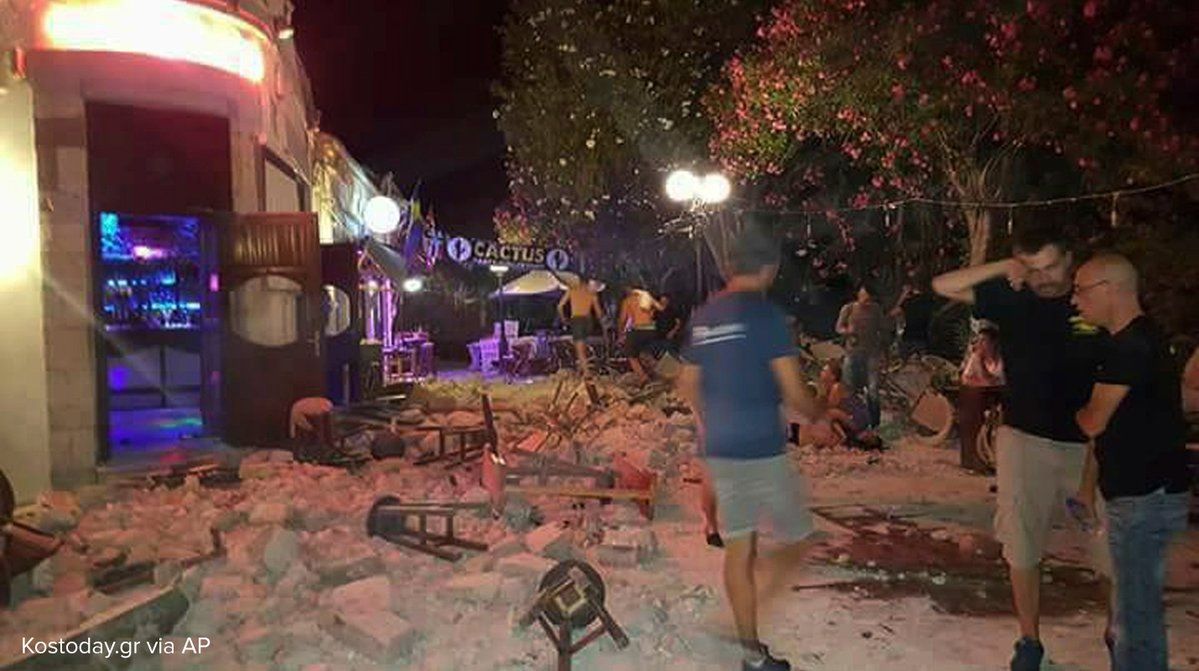 Terremoto deja más de cien heridos en Grecia