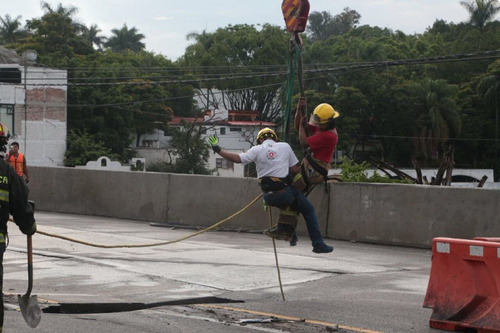 Obra en Paso Express puede extenderse cuatro meses por lluvias: Graco Ramírez - Socavón-Paso-Express-3-1024x683