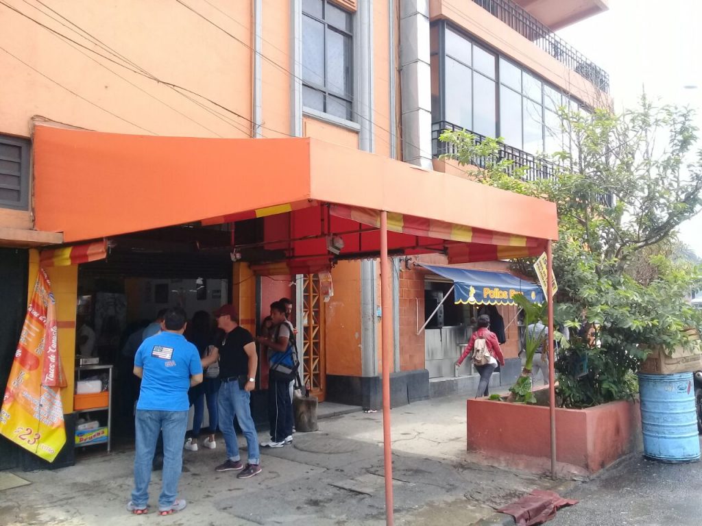 Retiran ambulantes del corredor Roma Condesa - Taquería-antes-1024x768