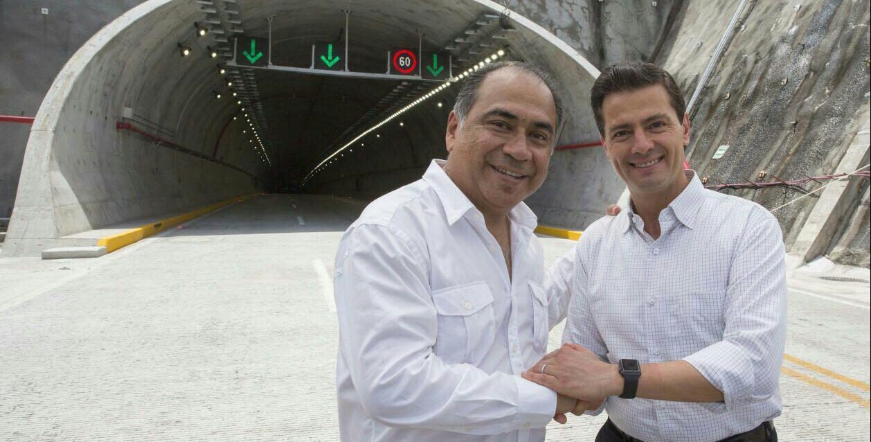 Peña Nieto y Astudillo Flores inauguran el Macrotúnel