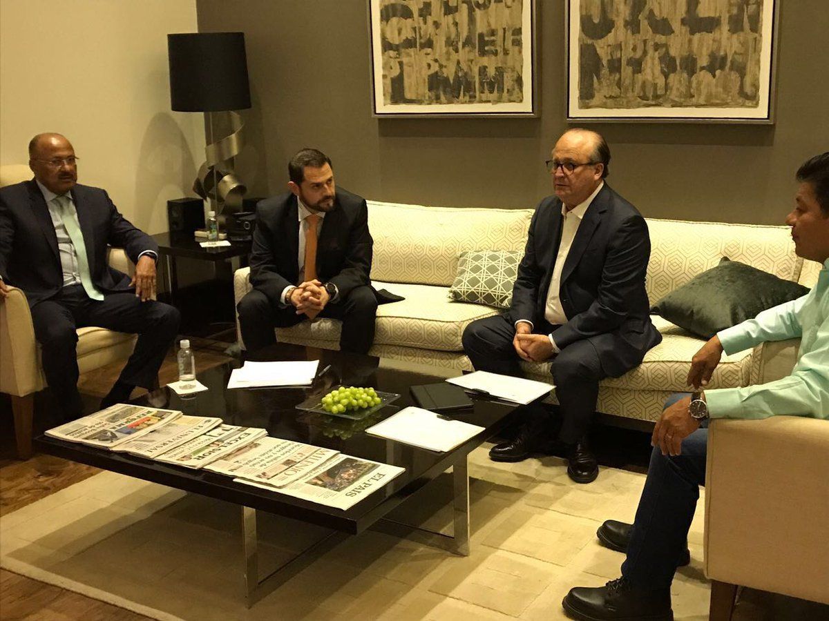 Trabajarán de manera coordinada para reparar el socavón del Paso Express