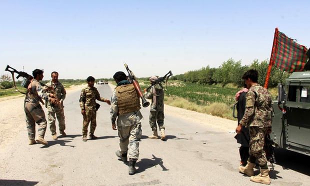 Ataque fallido de EE.UU. deja 12 policías afganos muertos - afganistan-epa