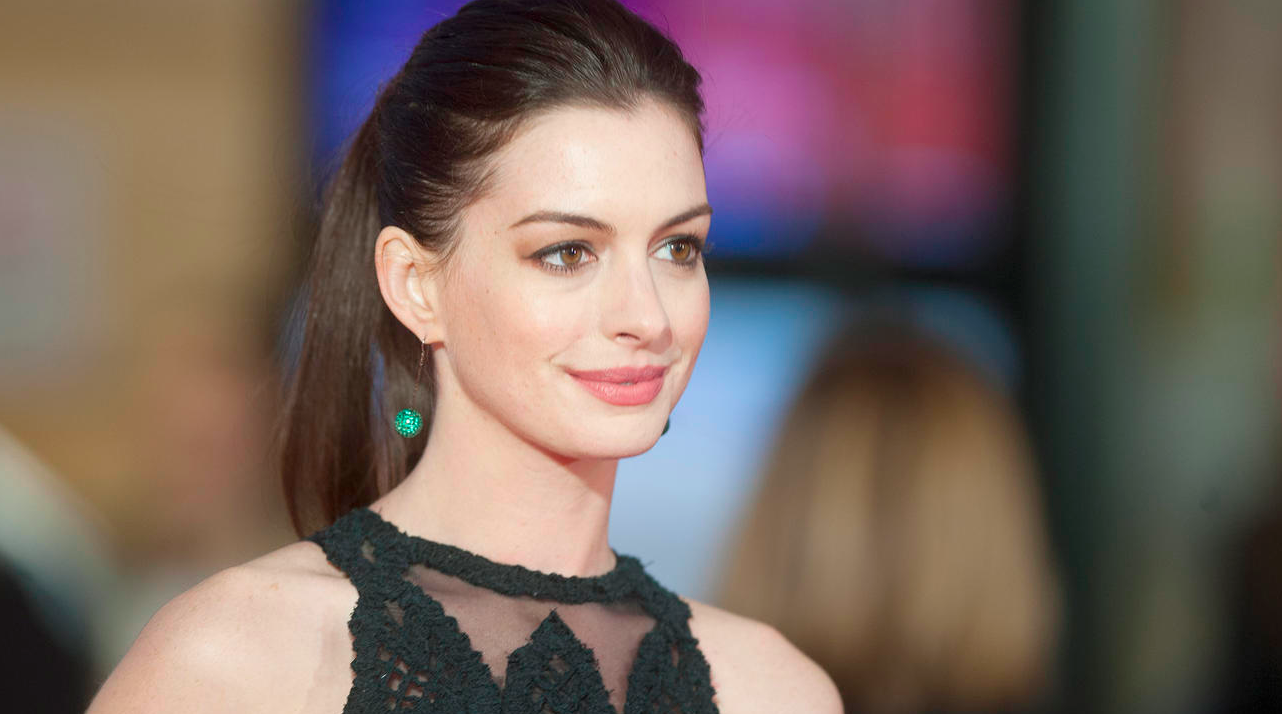 Anne Hathaway podría interpretar a Barbie