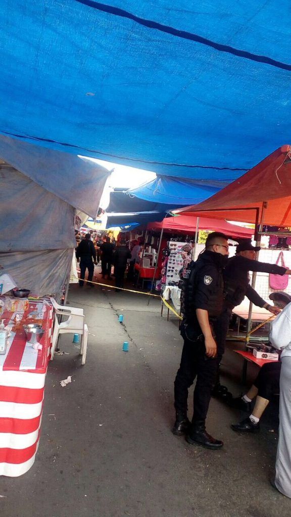 Balacera en tianguis de San Juan deja dos muertos y diez heridos - balacera-tianguis-576x1024
