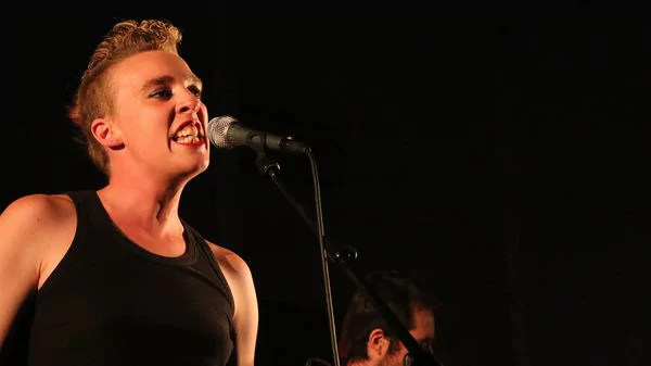 Cantante muere en el escenario - barbara-weldens