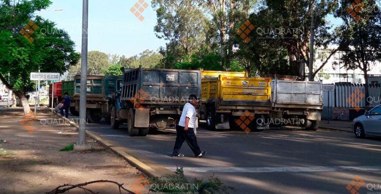 Transportistas bloquean carretera federal en Oaxaca - bloqueo-oaxaca