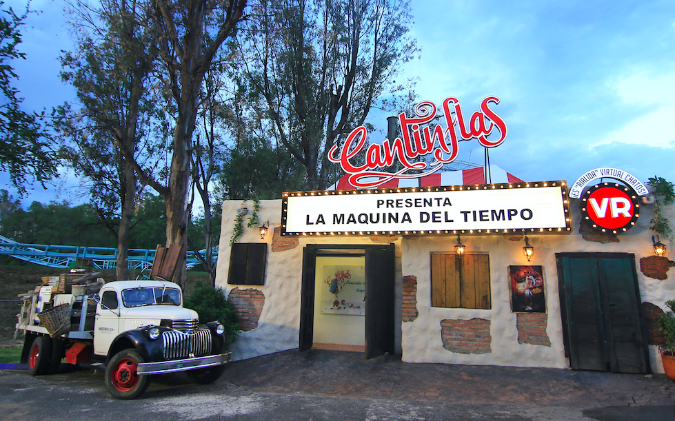 Cantinflas llega a parque de diversiones
