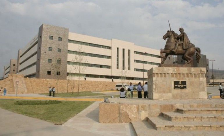 Manifestantes liberan a trabajadores que secuestraron en Oaxaca