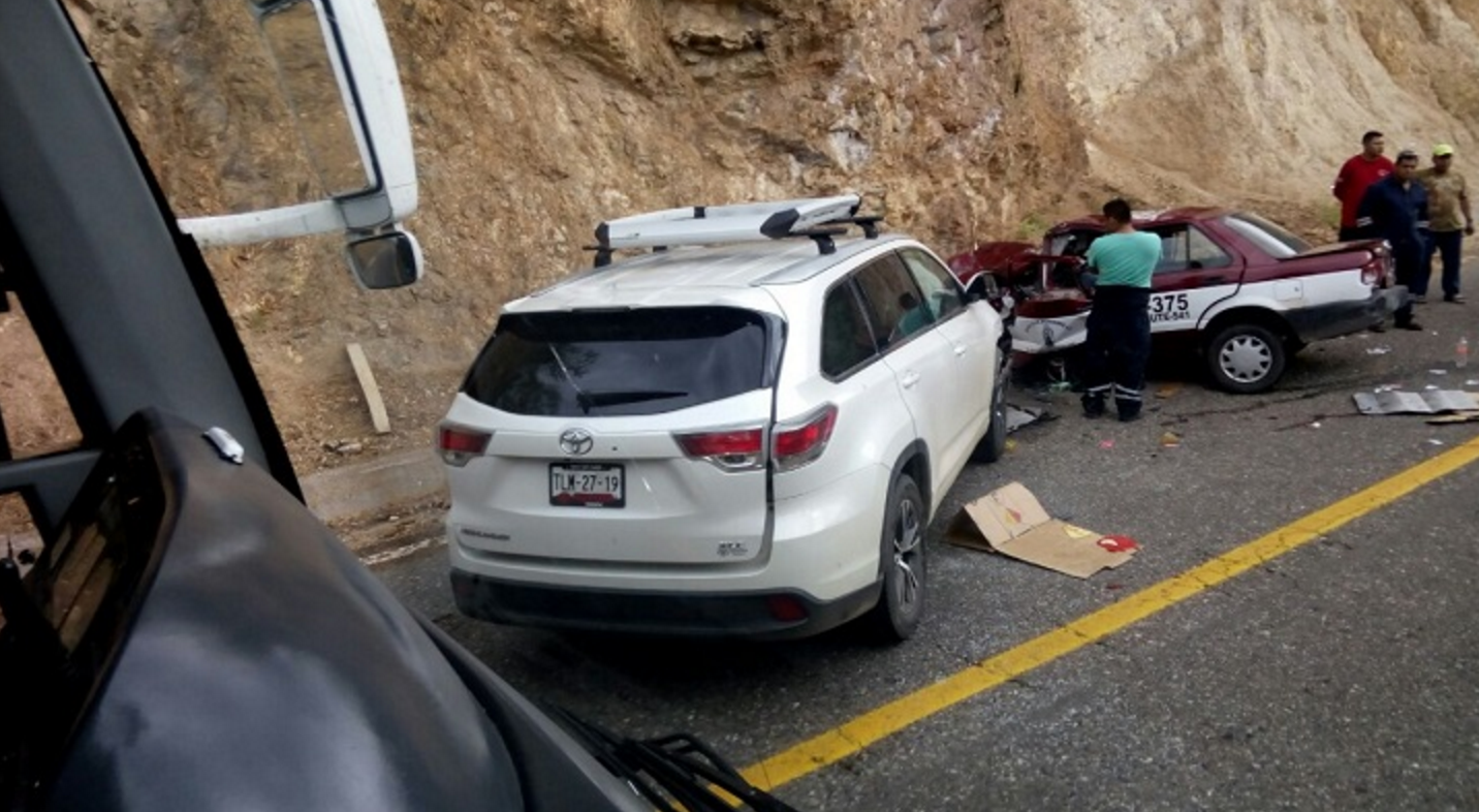 Choque en carretera de Oaxaca deja dos muertos