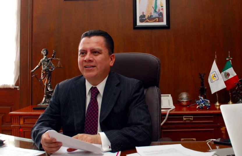 Consejero Jurídico confirma aspiración de ser jefe de Gobierno