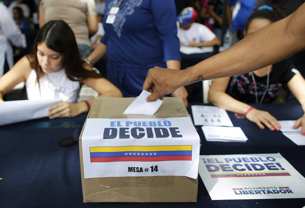 Maduro encarcelará a cada uno de los 33 magistrados nombrados por la oposición - consulta-venezuela-1024x698