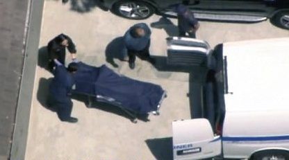 Retiran cuerpo de Chester Bennington de su casa