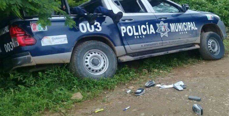 Asalto a camioneta de Prospera deja siete muertos en Guerrero - emboscada-prospera-1