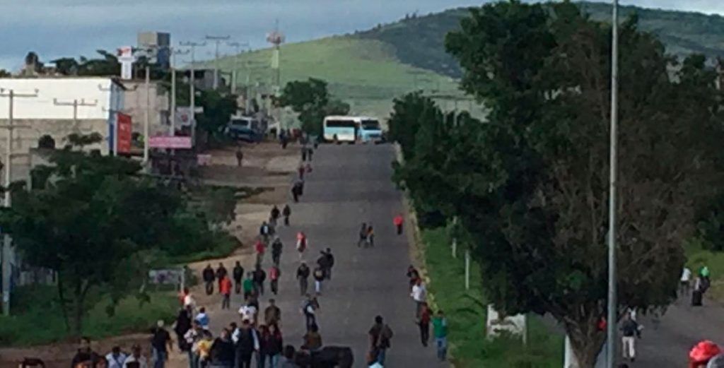 Enfrentamiento deja al menos un herido en Oaxaca - enfrentamiento-oaxaca2-1024x521