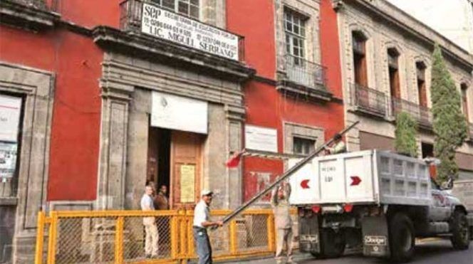 Desplazan a estudiantes de cuatro escuelas por daños en Ciudad de México - escuela-inah-e1500486269607