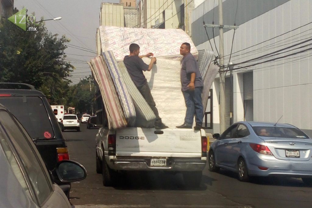 Multarán a camionetas que compren colchones, lavadoras y fierro viejo - fierro-viejo-que-vendan-1024x683