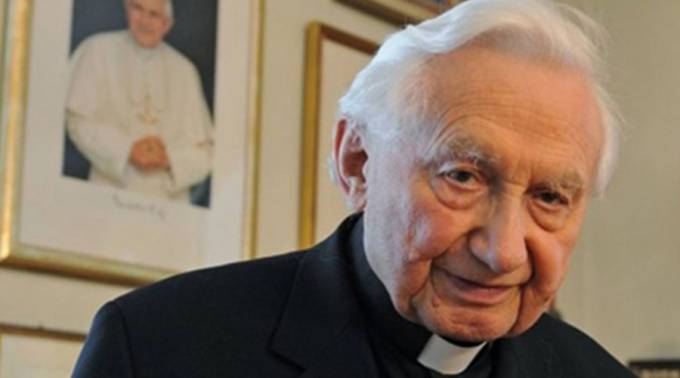 Denuncian que más de 500 jóvenes fueron abusados en un coro católico - georg-ratzinger